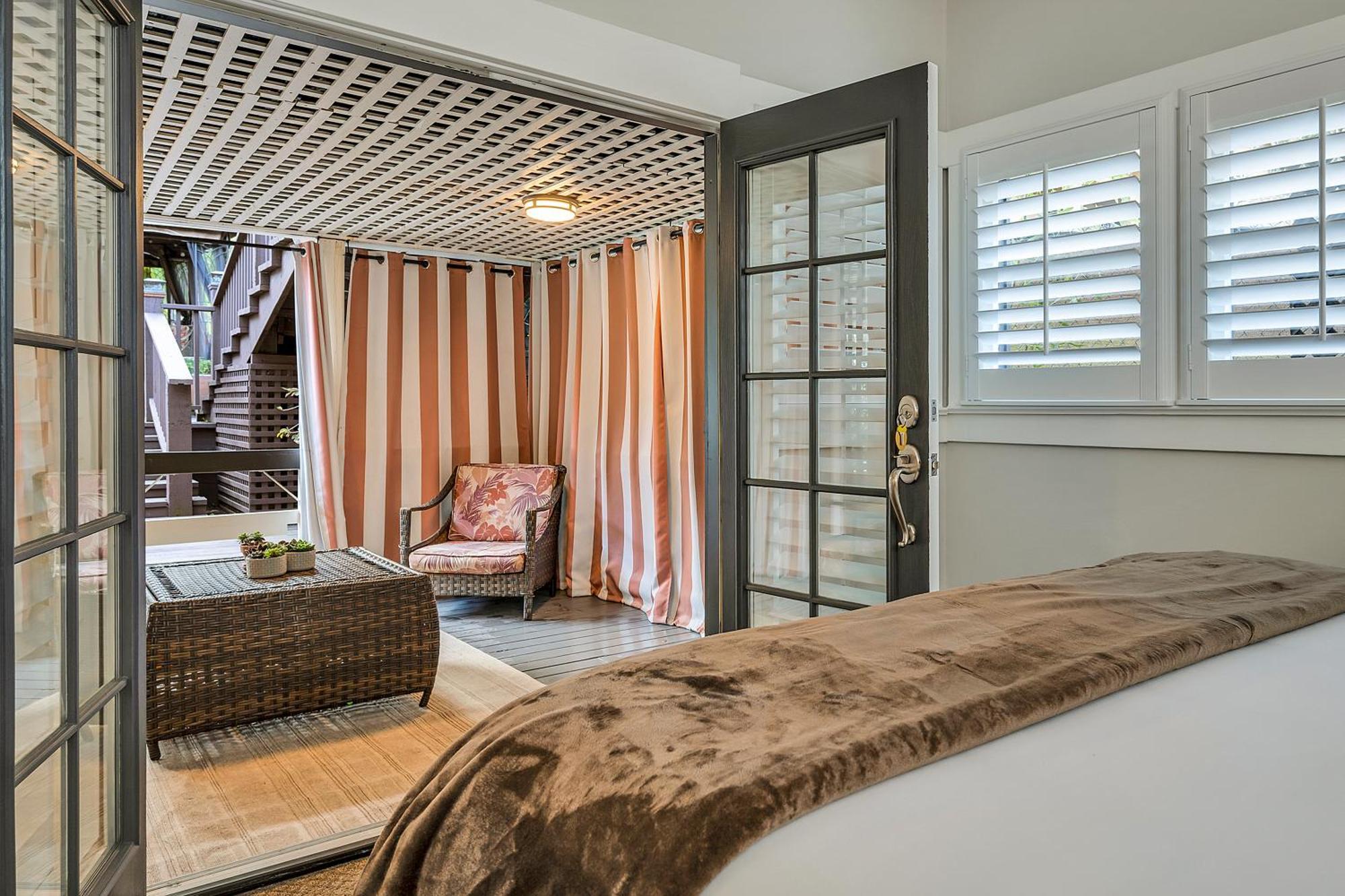 Bed & Breakfast Craftsman