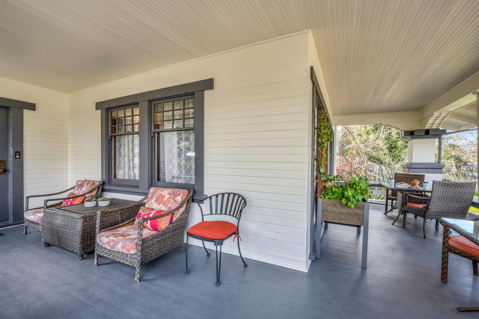 Craftsman Bed & Breakfast 4*